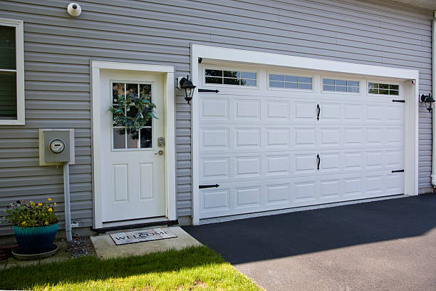24/7 Emergency Garage Door Panel Replacement experts in St. Paris, OH